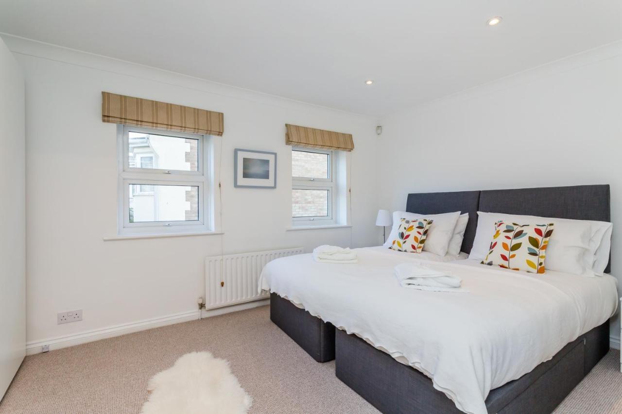Modern Mews House With Free Parking Space, And Patio By Huluki Sussex Stays Brighton Exteriör bild