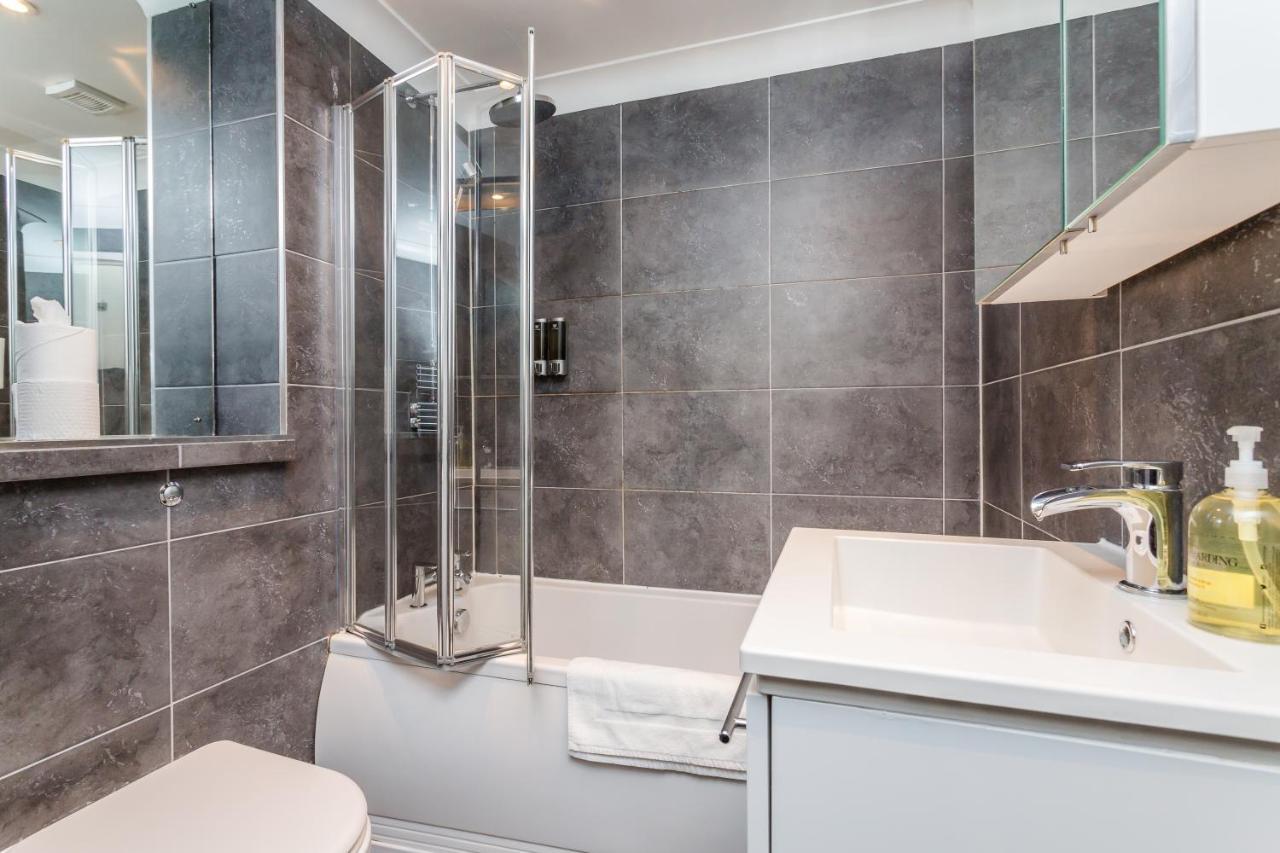 Modern Mews House With Free Parking Space, And Patio By Huluki Sussex Stays Brighton Exteriör bild