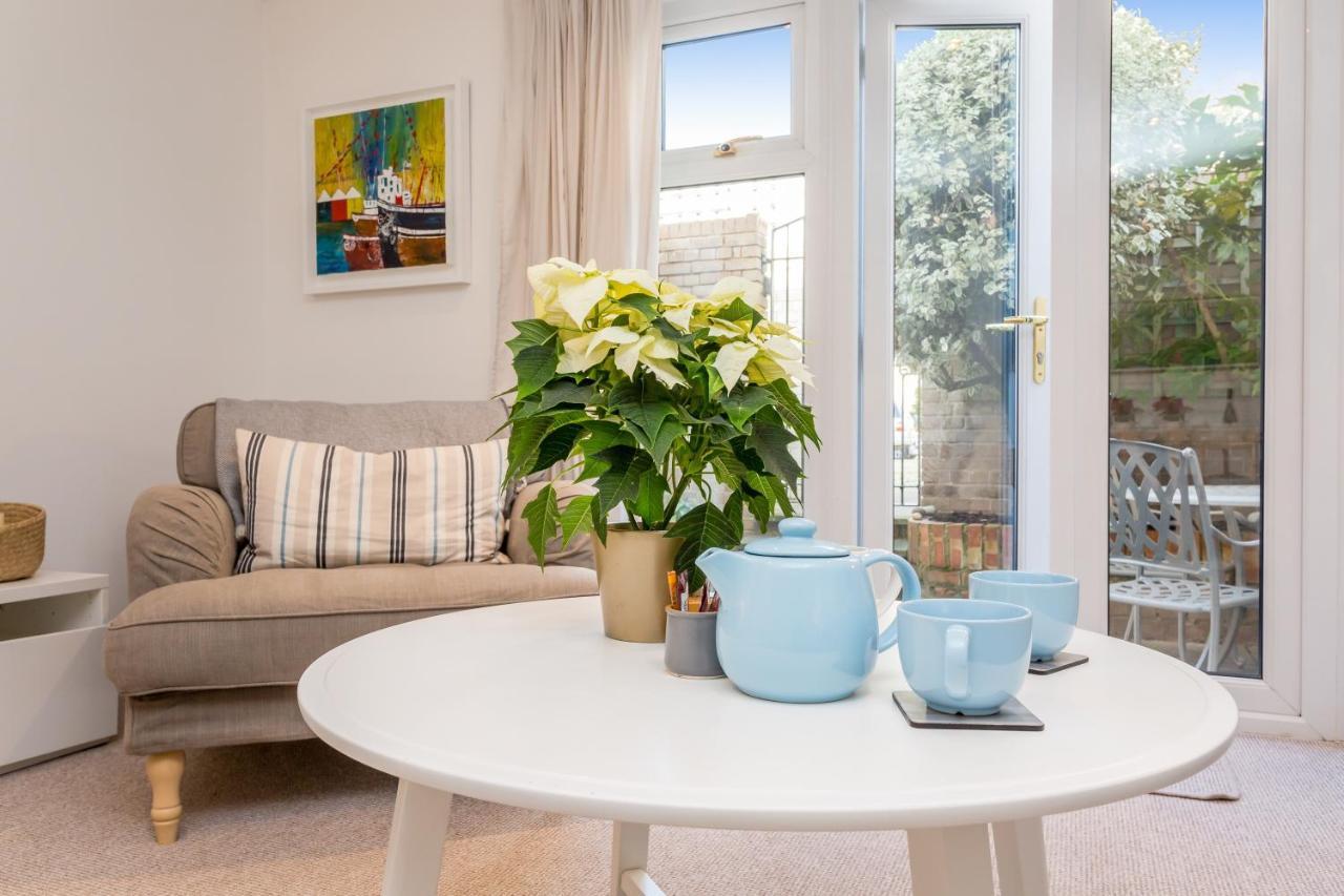 Modern Mews House With Free Parking Space, And Patio By Huluki Sussex Stays Brighton Exteriör bild