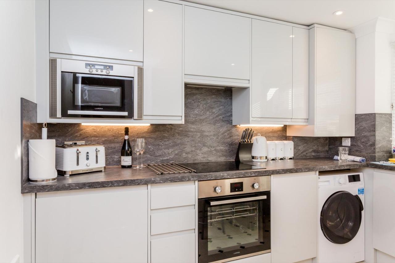 Modern Mews House With Free Parking Space, And Patio By Huluki Sussex Stays Brighton Exteriör bild