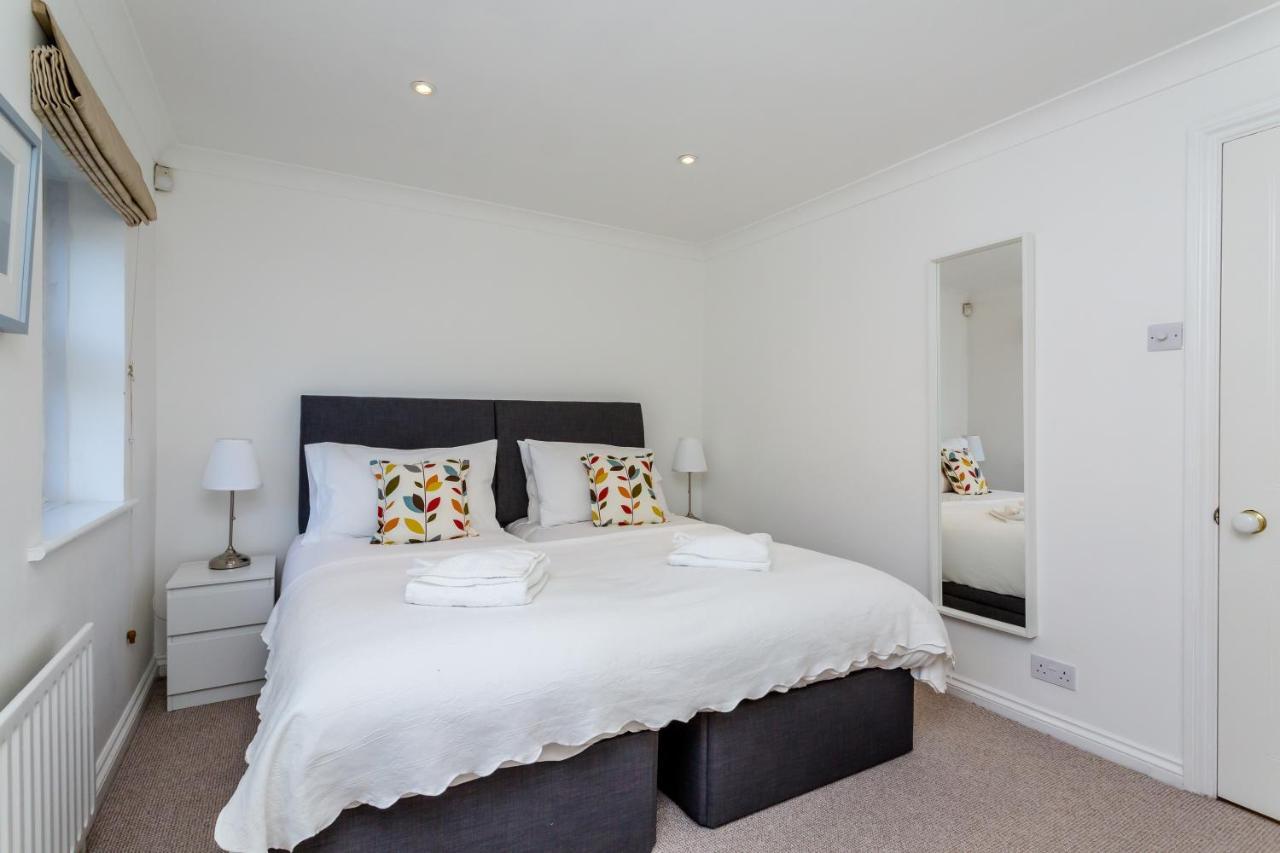 Modern Mews House With Free Parking Space, And Patio By Huluki Sussex Stays Brighton Exteriör bild