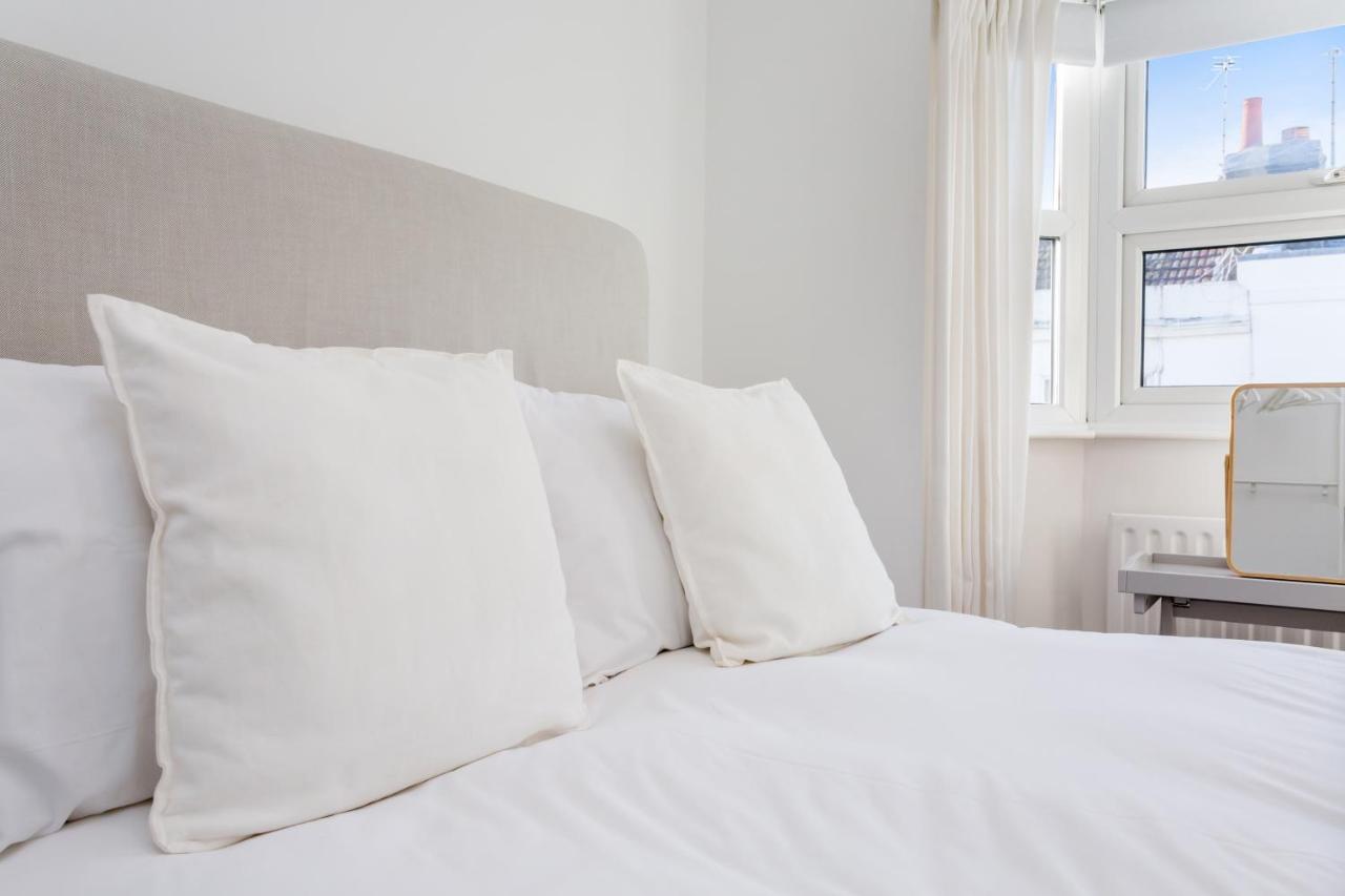 Modern Mews House With Free Parking Space, And Patio By Huluki Sussex Stays Brighton Exteriör bild