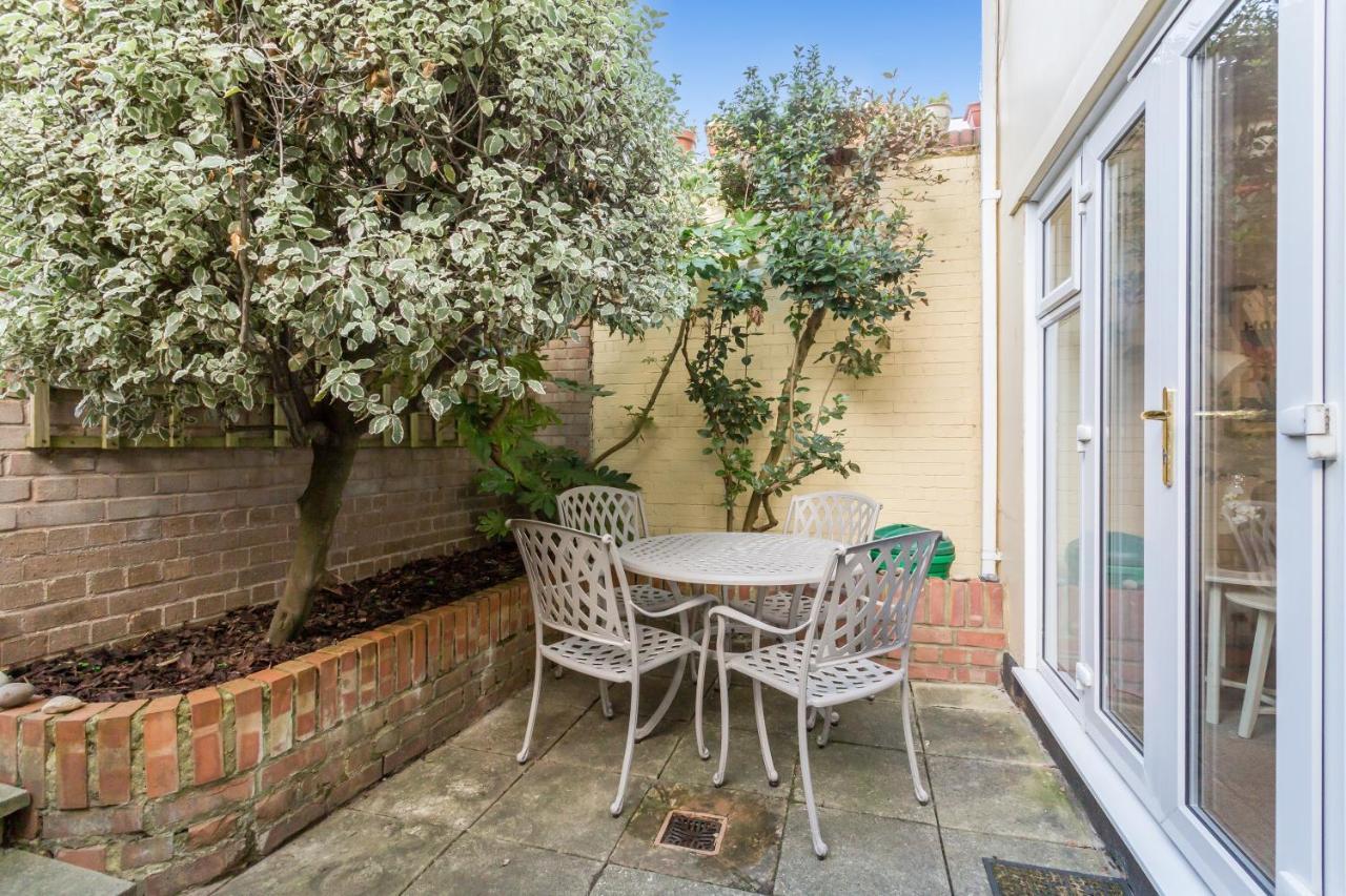 Modern Mews House With Free Parking Space, And Patio By Huluki Sussex Stays Brighton Exteriör bild